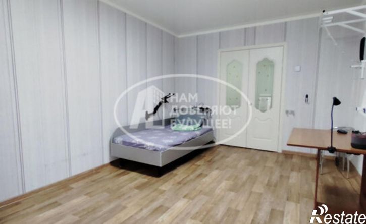 2-комн квартира улица Парижской Коммуны, 36,  д. 36