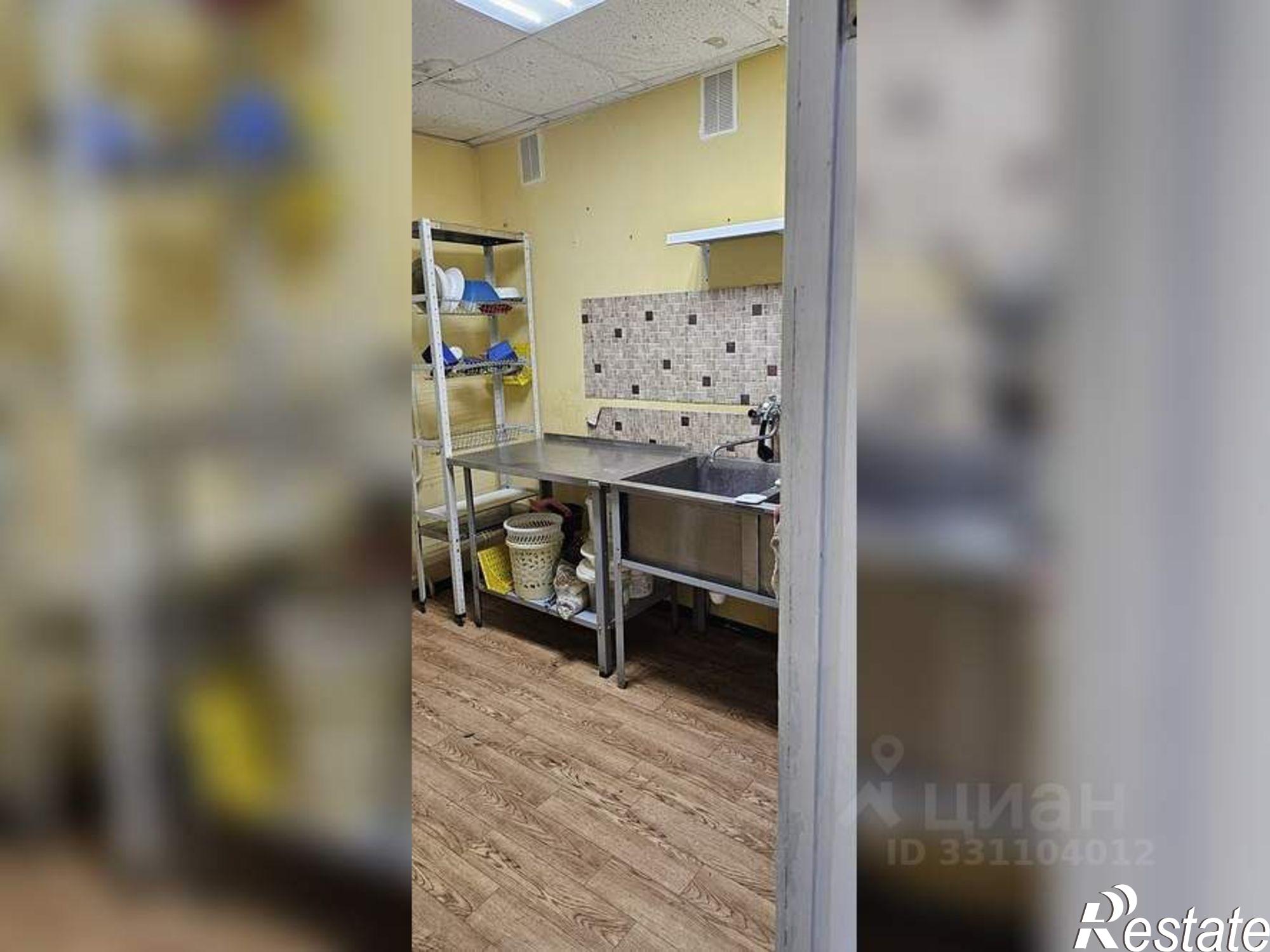 Купить торговое помещение за 4 978 420 рублей на ул Большевистская, 61