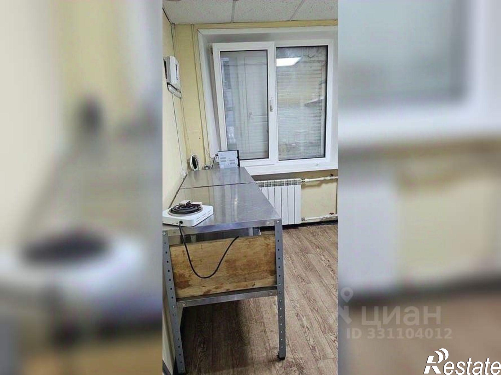 Купить торговое помещение за 4 978 420 рублей на ул Большевистская, 61