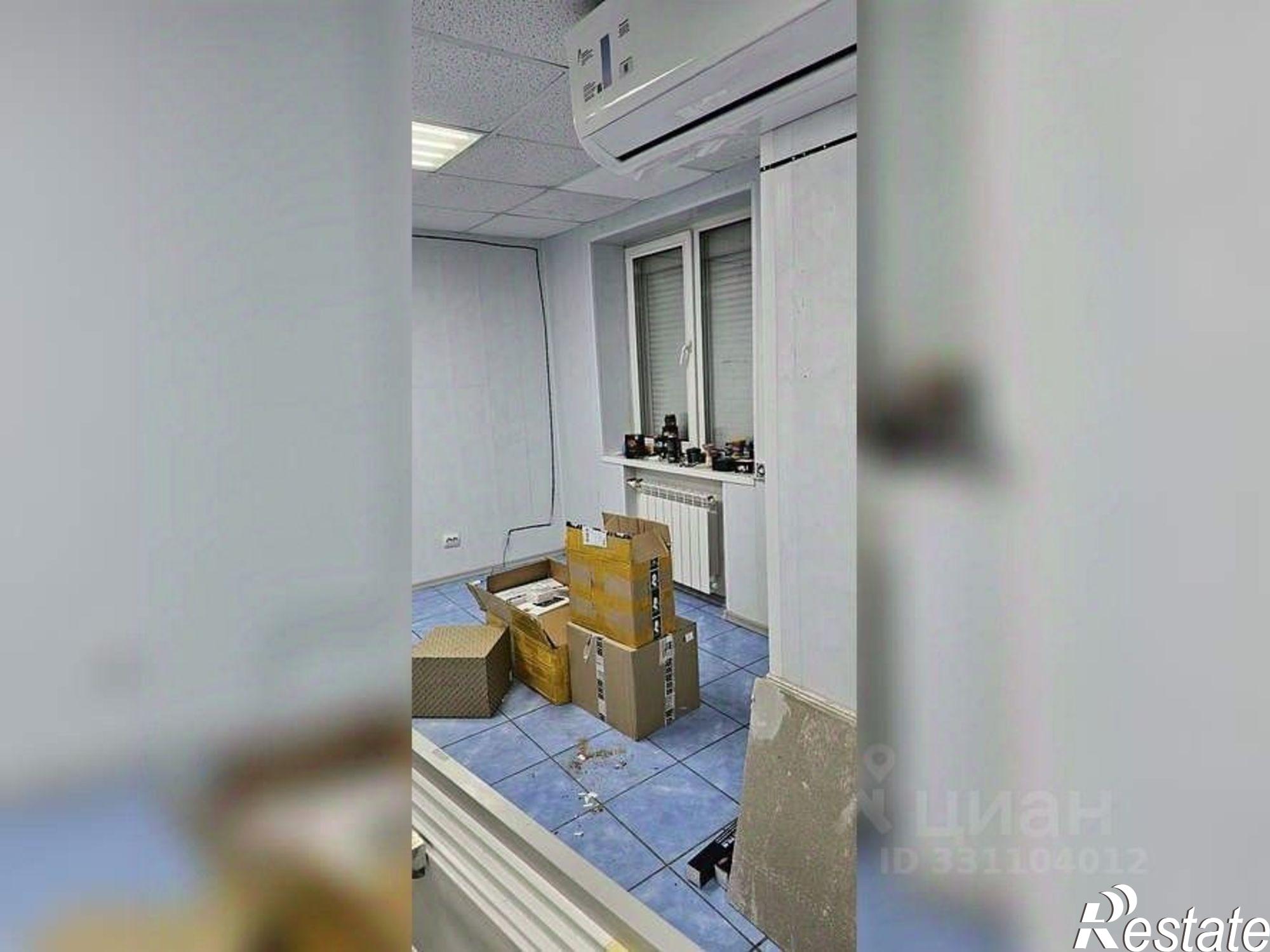 Купить торговое помещение за 4 978 420 рублей на ул Большевистская, 61