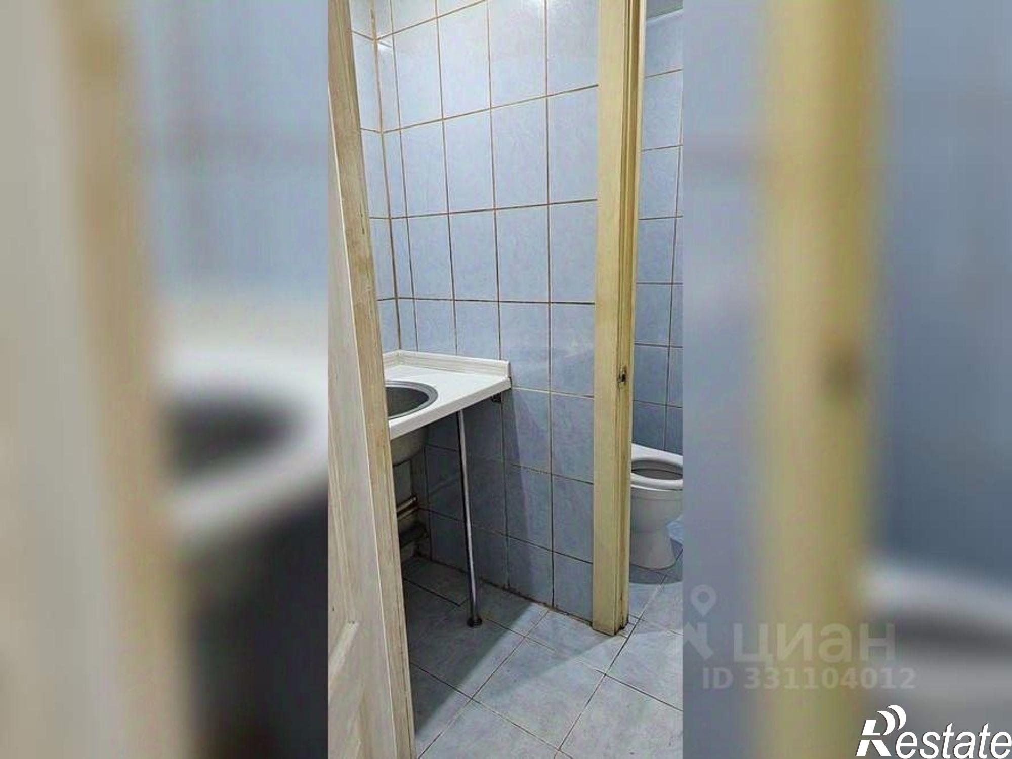 Купить торговое помещение за 4 978 420 рублей на ул Большевистская, 61