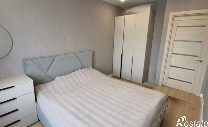 3-комн квартира улица Парижской Коммуны, 16,  д. 16