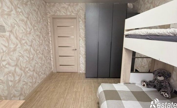 3-комн квартира улица Парижской Коммуны, 16,  д. 16