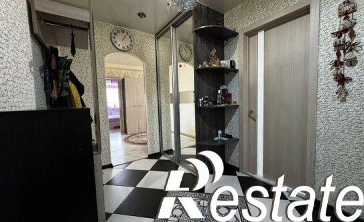 4-комн квартира Молодёжная улица, 9В,  д. 9В